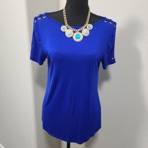 Shirt with detailed sleeve